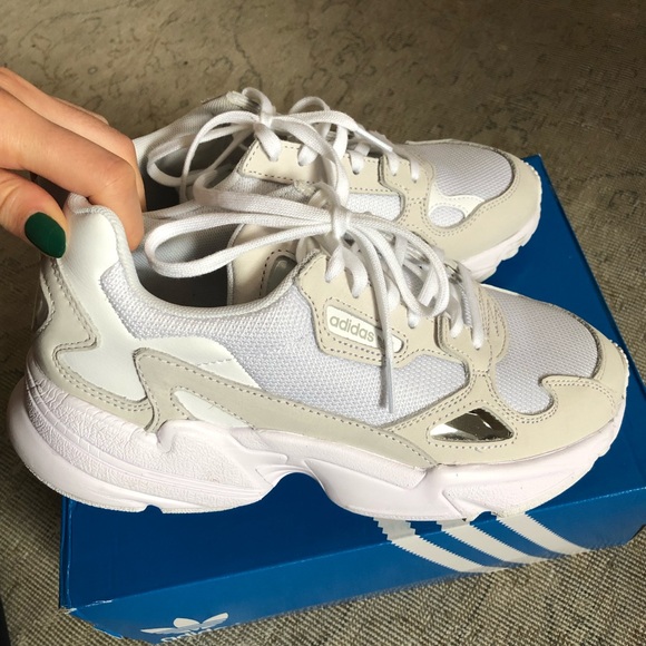 adidas falcon run big